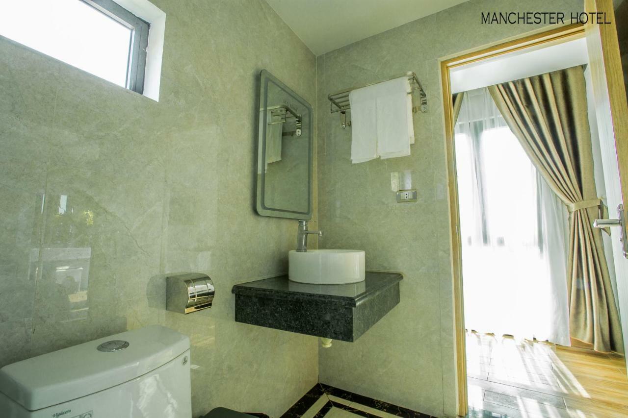 Manchester Hotel Ha Long Bagian luar foto