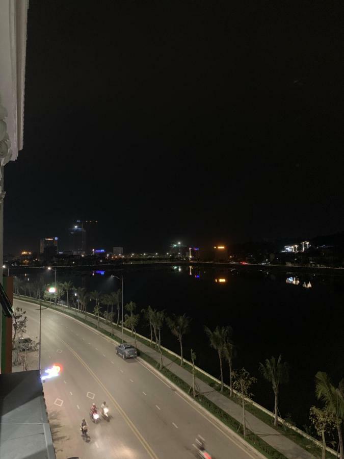 Manchester Hotel Ha Long Bagian luar foto